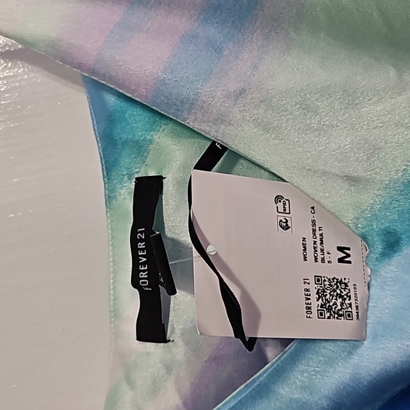 Dress - Picture 3 of 3